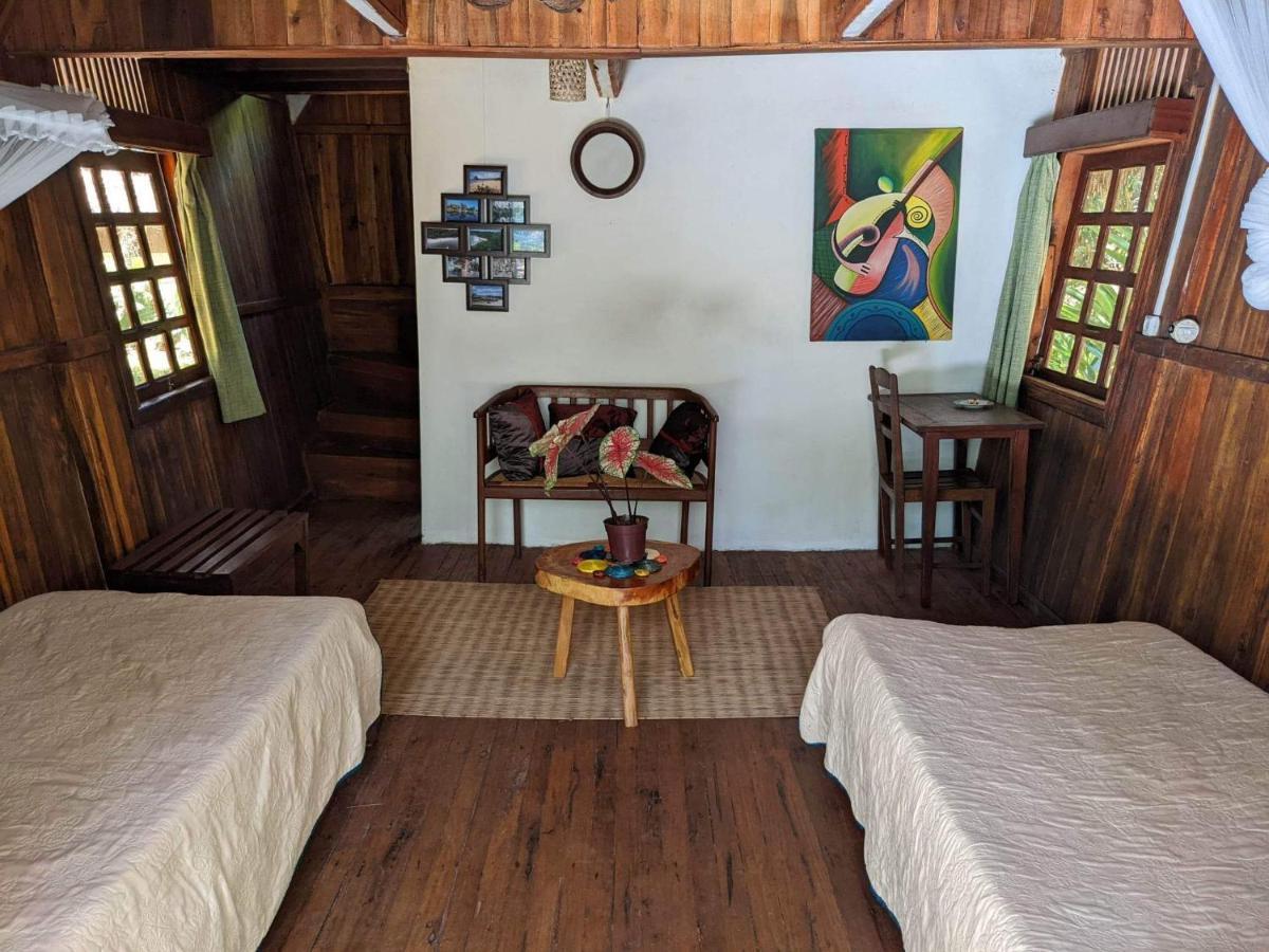 Les Acacias Bungalows Manambolo Esterno foto