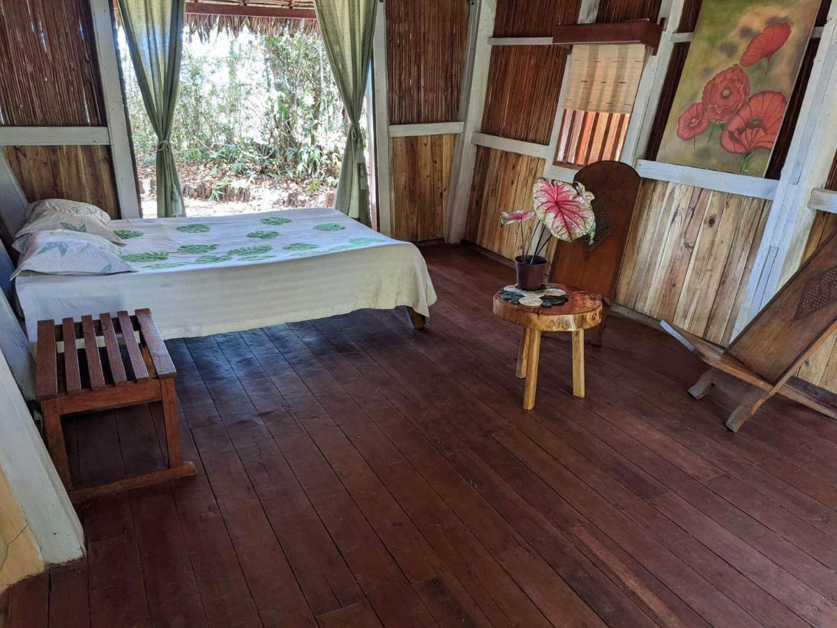 Les Acacias Bungalows Manambolo Esterno foto