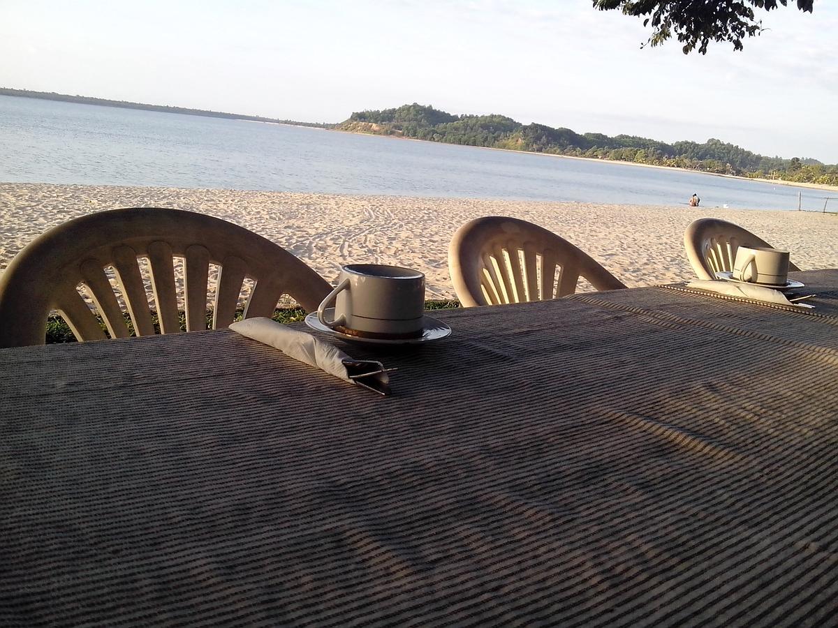 Les Acacias Bungalows Manambolo Esterno foto