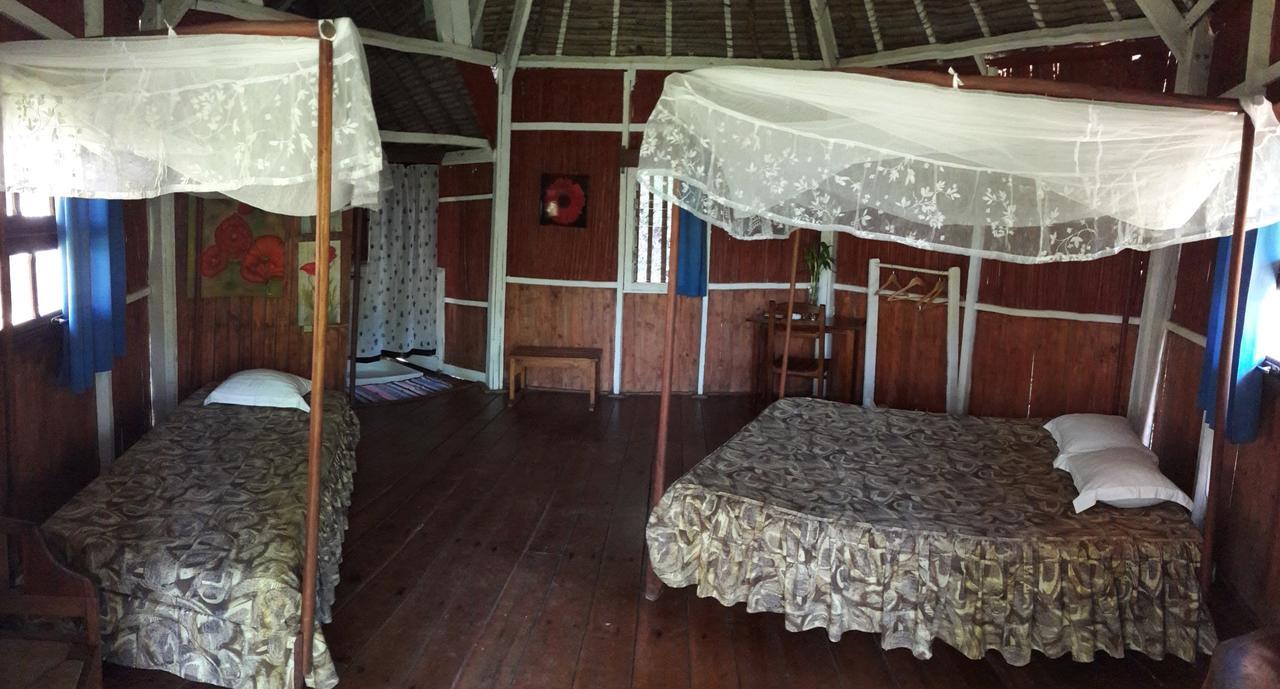 Les Acacias Bungalows Manambolo Esterno foto