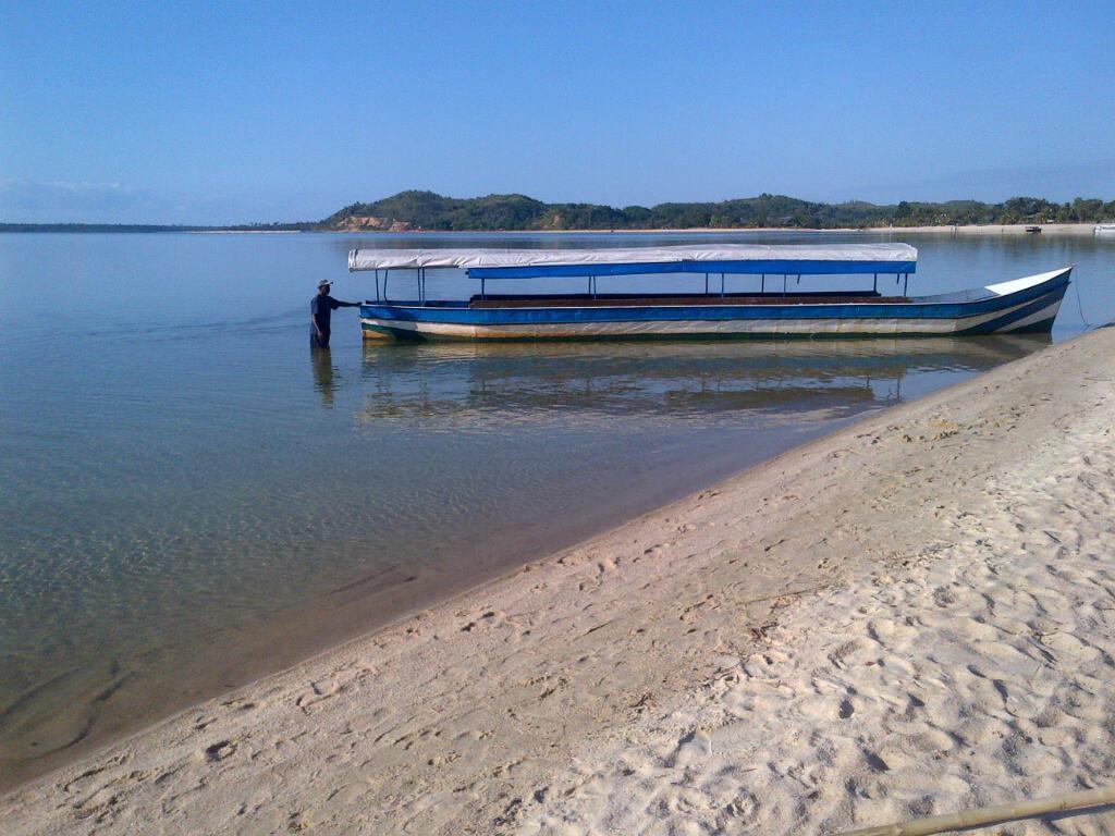 Les Acacias Bungalows Manambolo Esterno foto