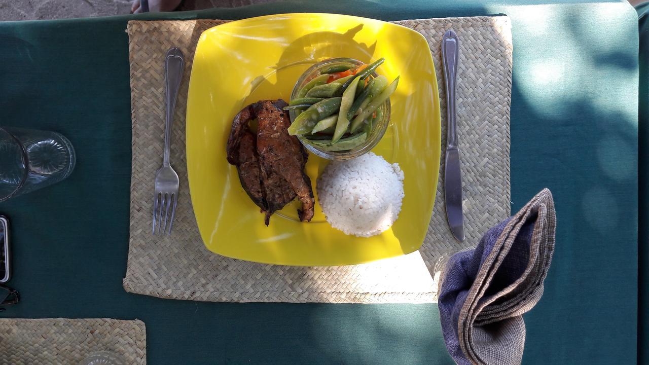 Les Acacias Bungalows Manambolo Esterno foto