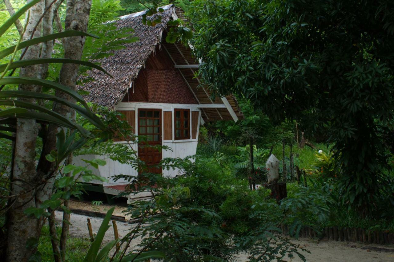 Les Acacias Bungalows Manambolo Esterno foto