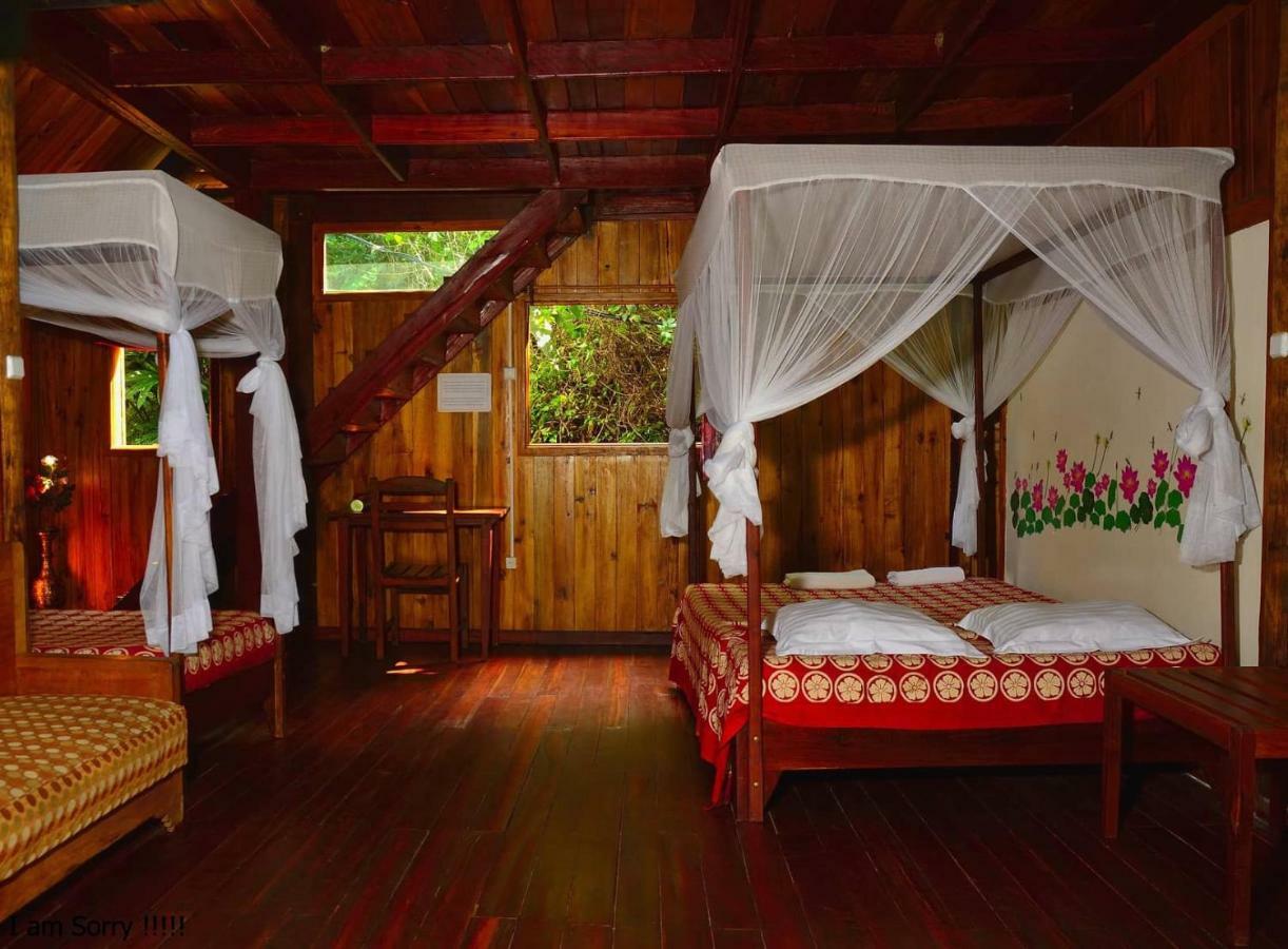 Les Acacias Bungalows Manambolo Esterno foto