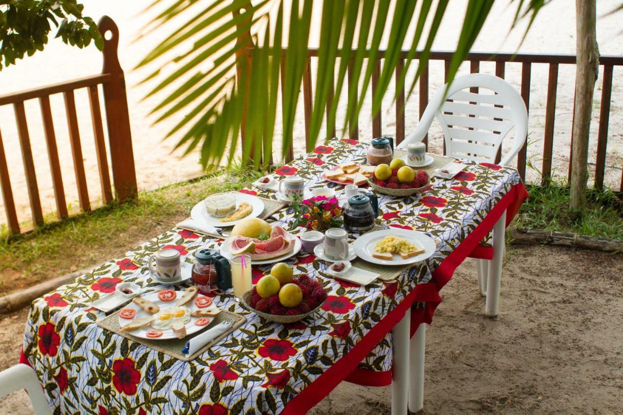 Les Acacias Bungalows Manambolo Esterno foto