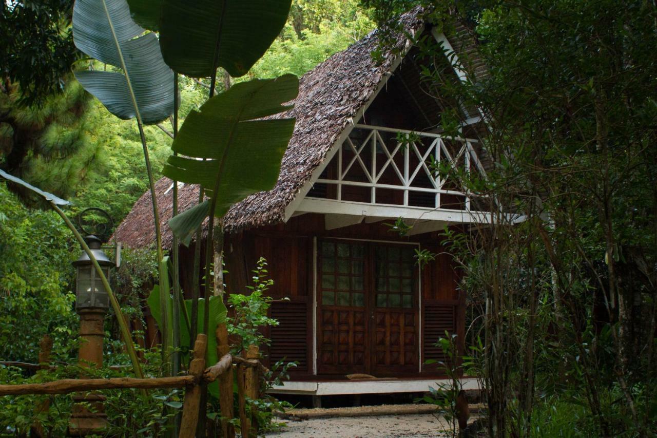 Les Acacias Bungalows Manambolo Esterno foto